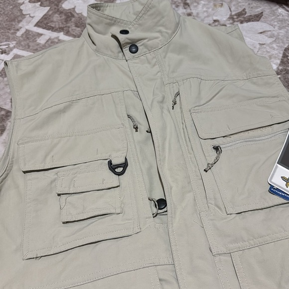 NWT COLUMBIA TITANIUM OMNI-DRY VENTURE VEST - Picture 2 of 7